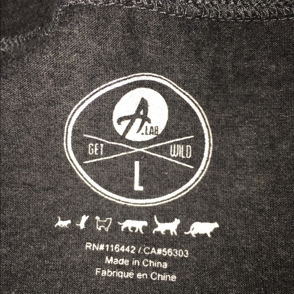 3/$25🌻 Large Heather grey sleeveless cat T - Picture 4 of 6